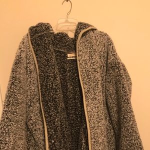 URBAN OUTFITTERS-SIMILAR STYLE OF TEDDY COAT STYLE
